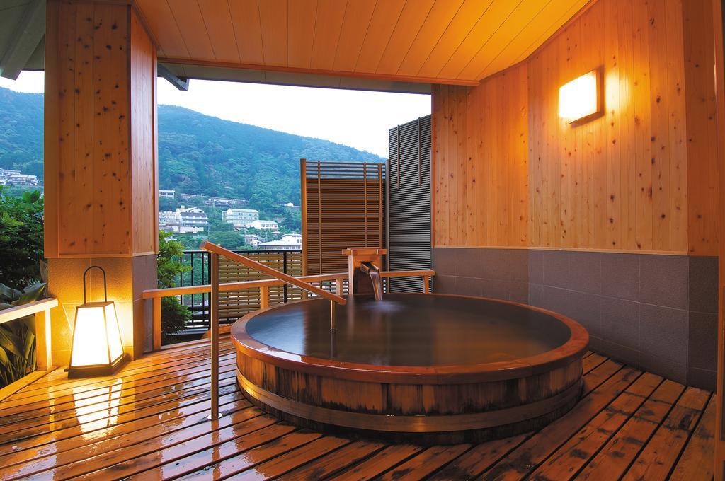 Yugawara Onsen Kawasegien Isuzu Hotel Атами Экстерьер фото