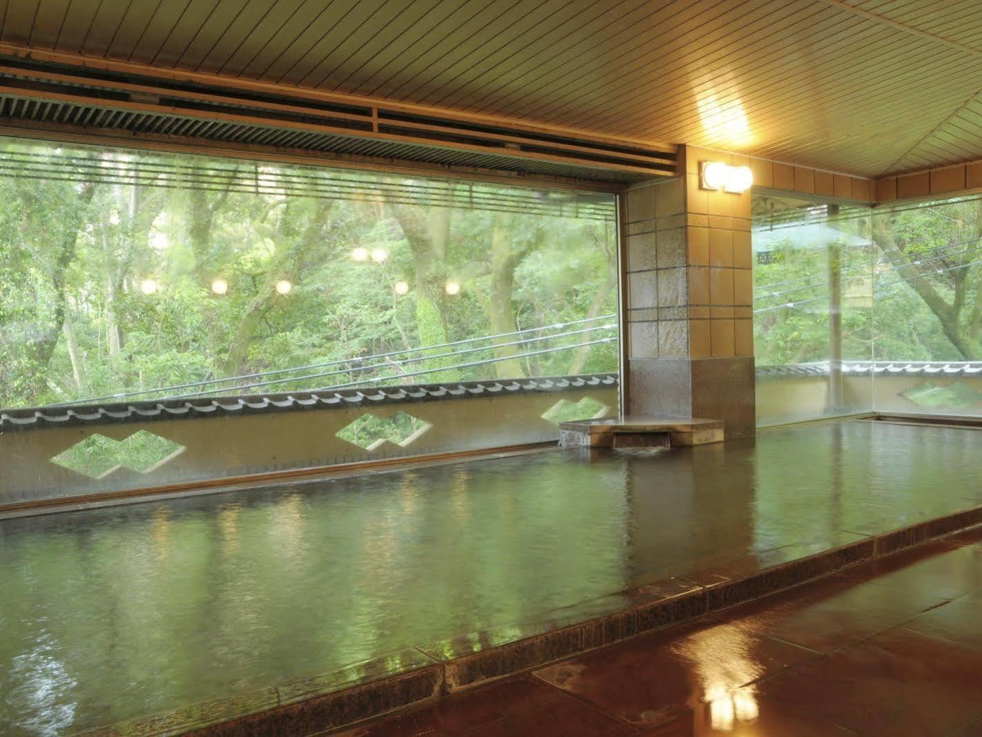 Yugawara Onsen Kawasegien Isuzu Hotel Атами Экстерьер фото